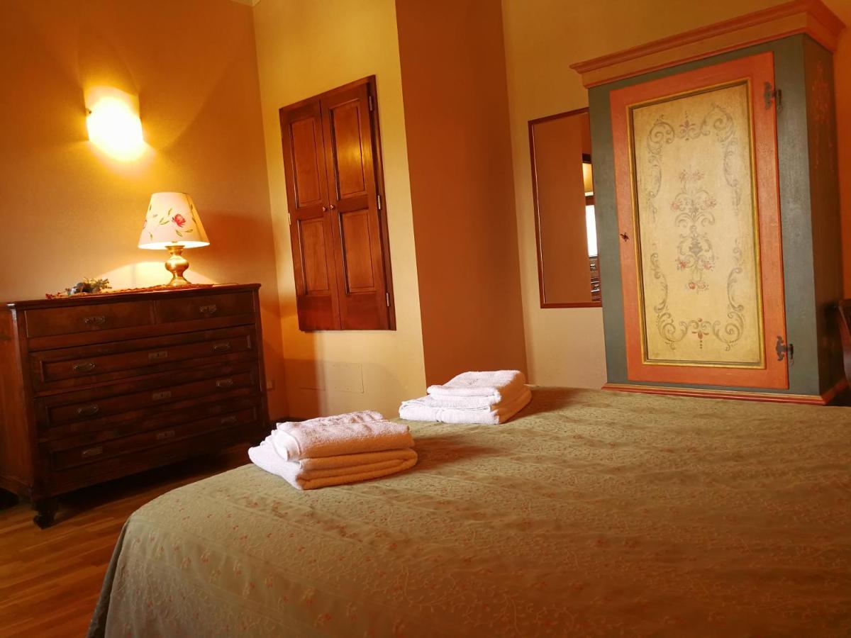 Residence Il Poggiolino Montecarelli エクステリア 写真